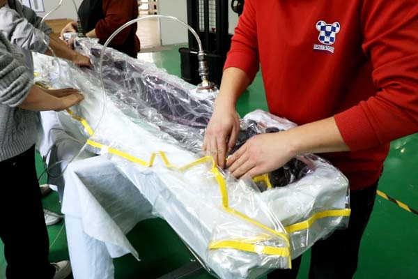 Autoclave Curing vacuuming