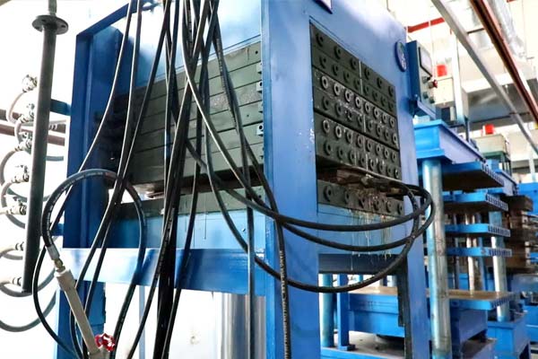 compression blow molding